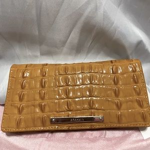 Brahmin wallet